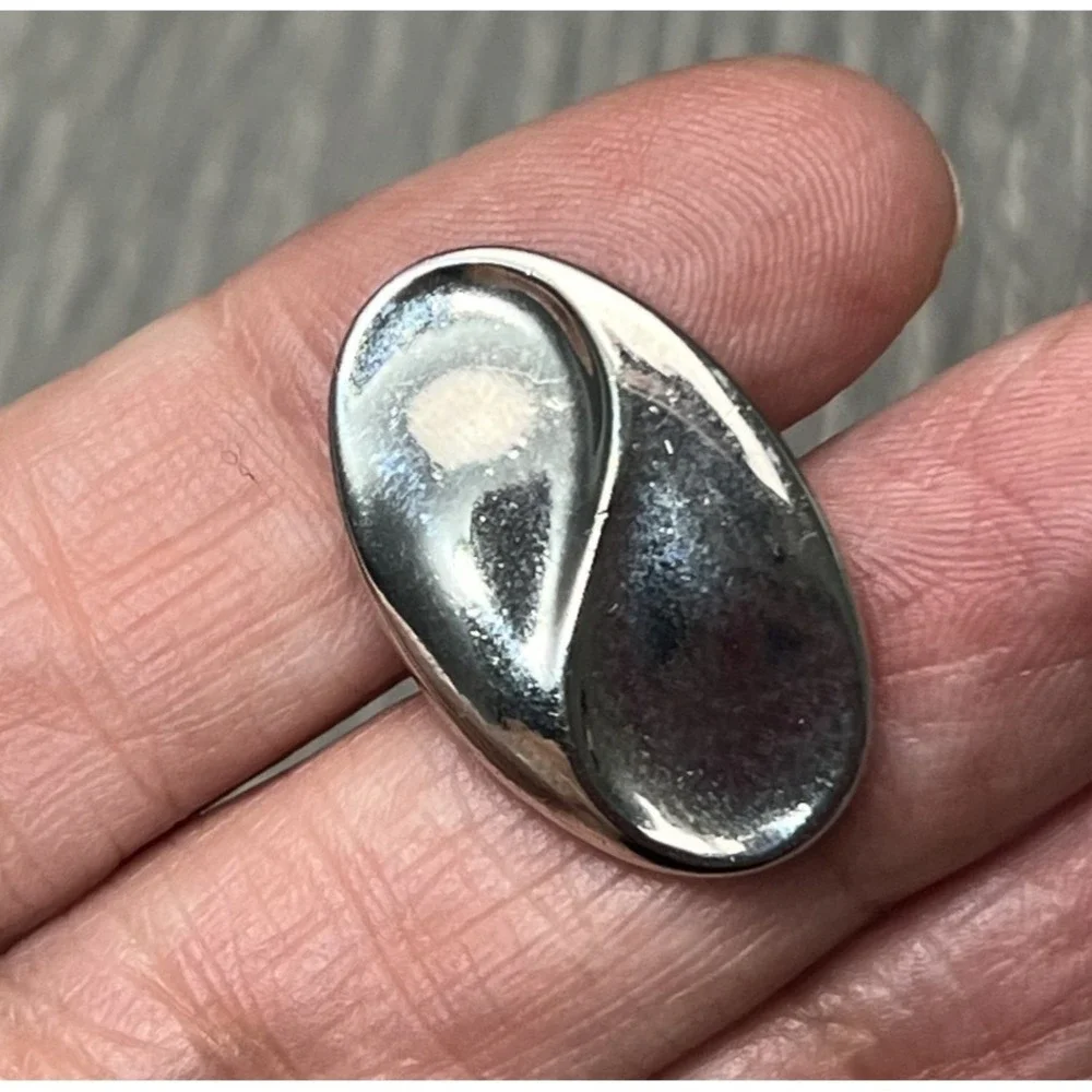 Elegant Silver Tone Oval Swirl Design Cufflinks Men's Formal Accessory